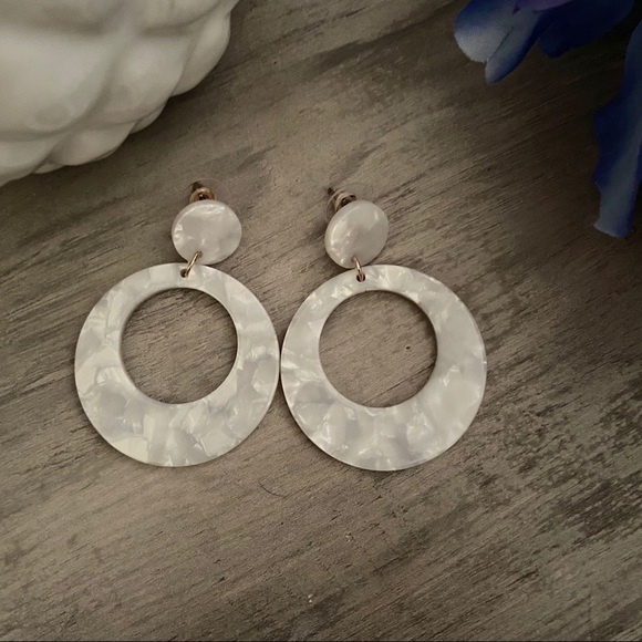 NEW Tortoise Shell Earrings - Picture 5 of 7